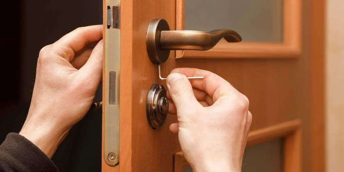 ابزارهای تخصصی کلیدساز برای نصب و تعمیر قفلها