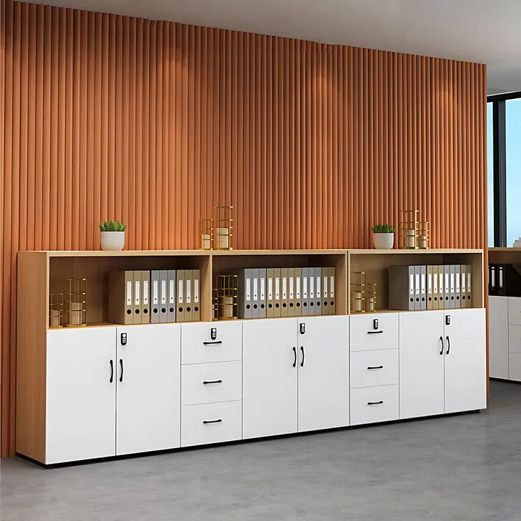 کابینتهای آشپزخانه با طراحی مدرن و رنگهای روشن