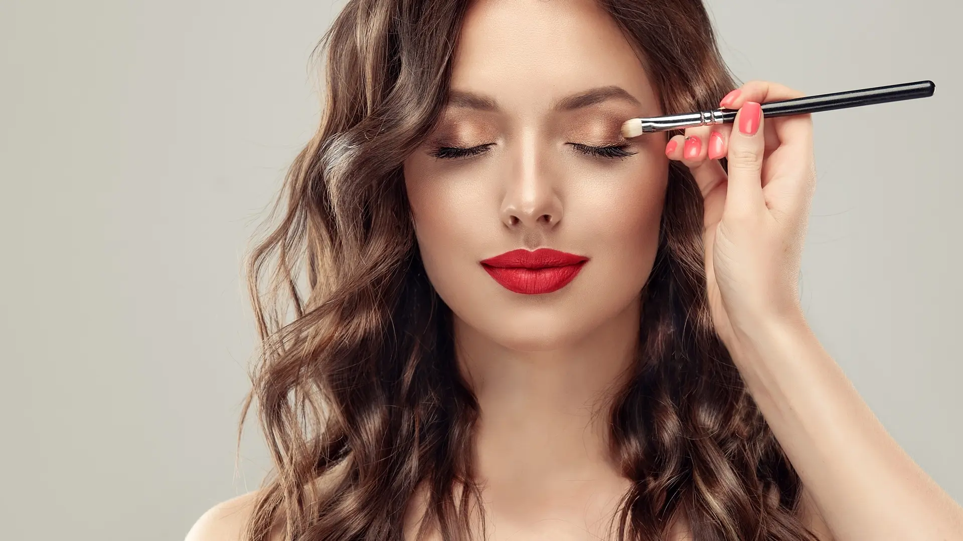 تمیزکاری برس‌های آرایشی برای حفظ سلامت پوست