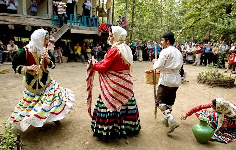 نمونهای از رقص سنتی گیلان