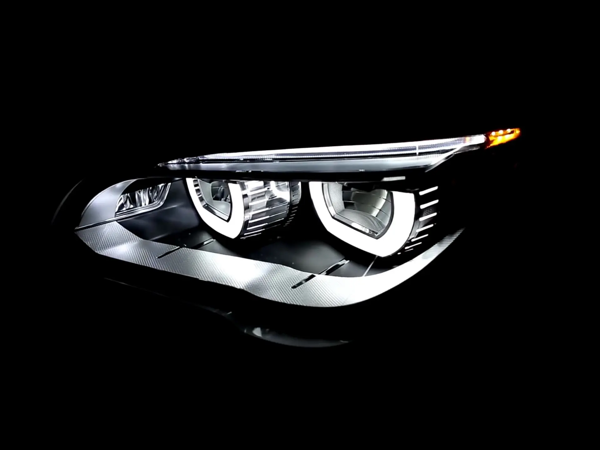 چراغ جلو — Headlight