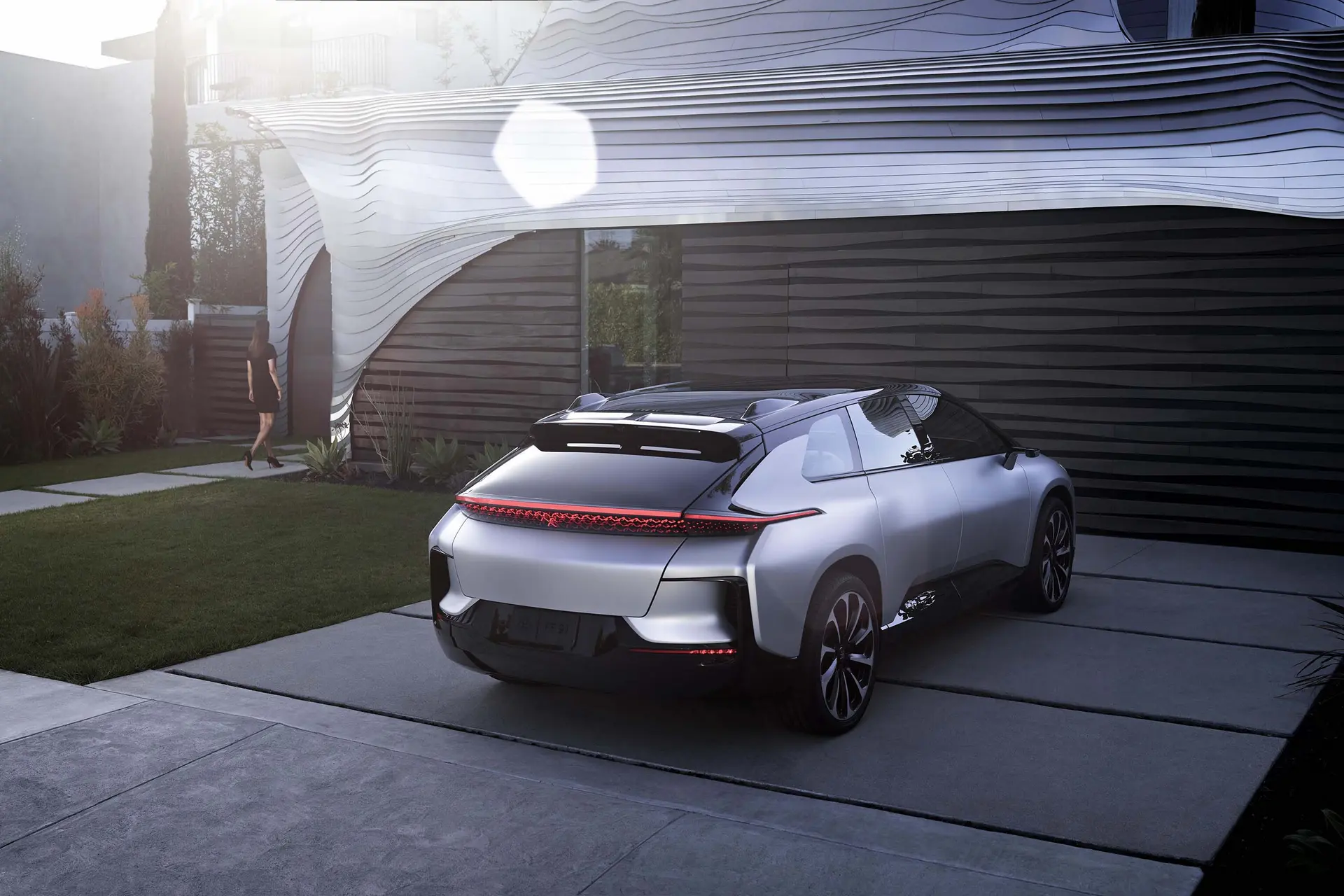 بررسی Faraday Future FF 91؛ مشخصات فنی و فناوری