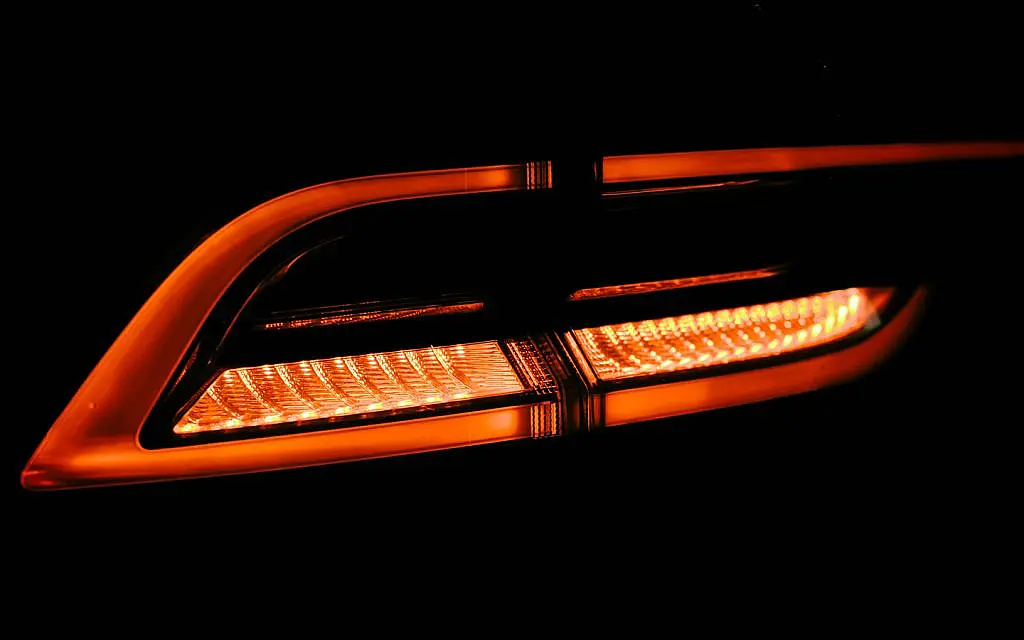 چراغ جلو — Headlight
