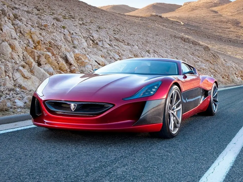 داخل کابین Rimac Concept One با طراحی مدرن و تجهیزات پیشرفته