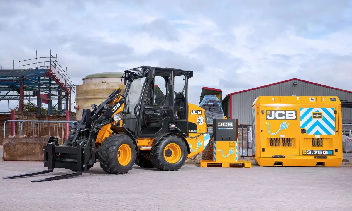 ماشین‌آلات قدیمی JCB در پروژه‌های ساخت‌وساز