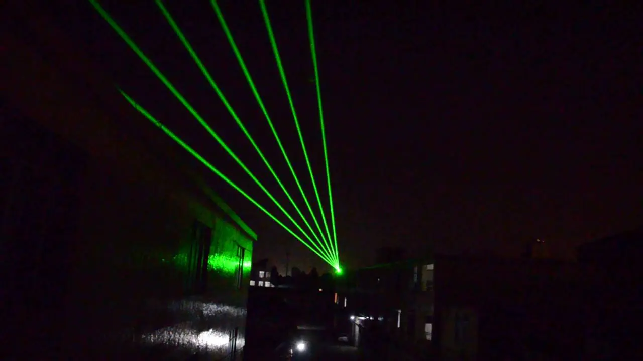 چراغ LED با نور سفید و پراکنده