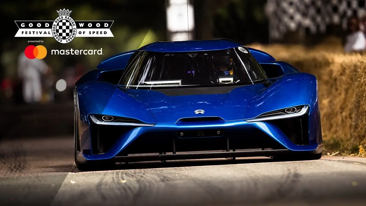 NIO EP9 در حال حرکت با طراحی هوشمند و خطوط تیز
