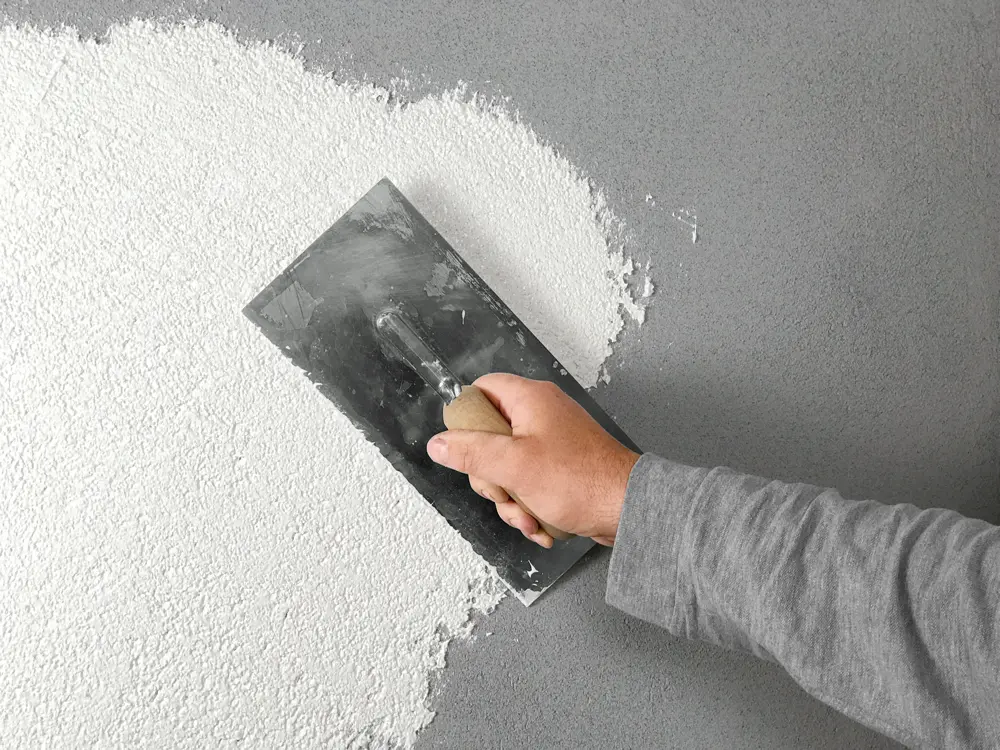 نمونه دیوار با گچ پلیمری و پرداخت یکنواخت