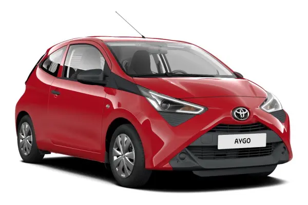 تویوتا Aygo با طراحی مدرن و خطوط صاف در جلوی خودرو