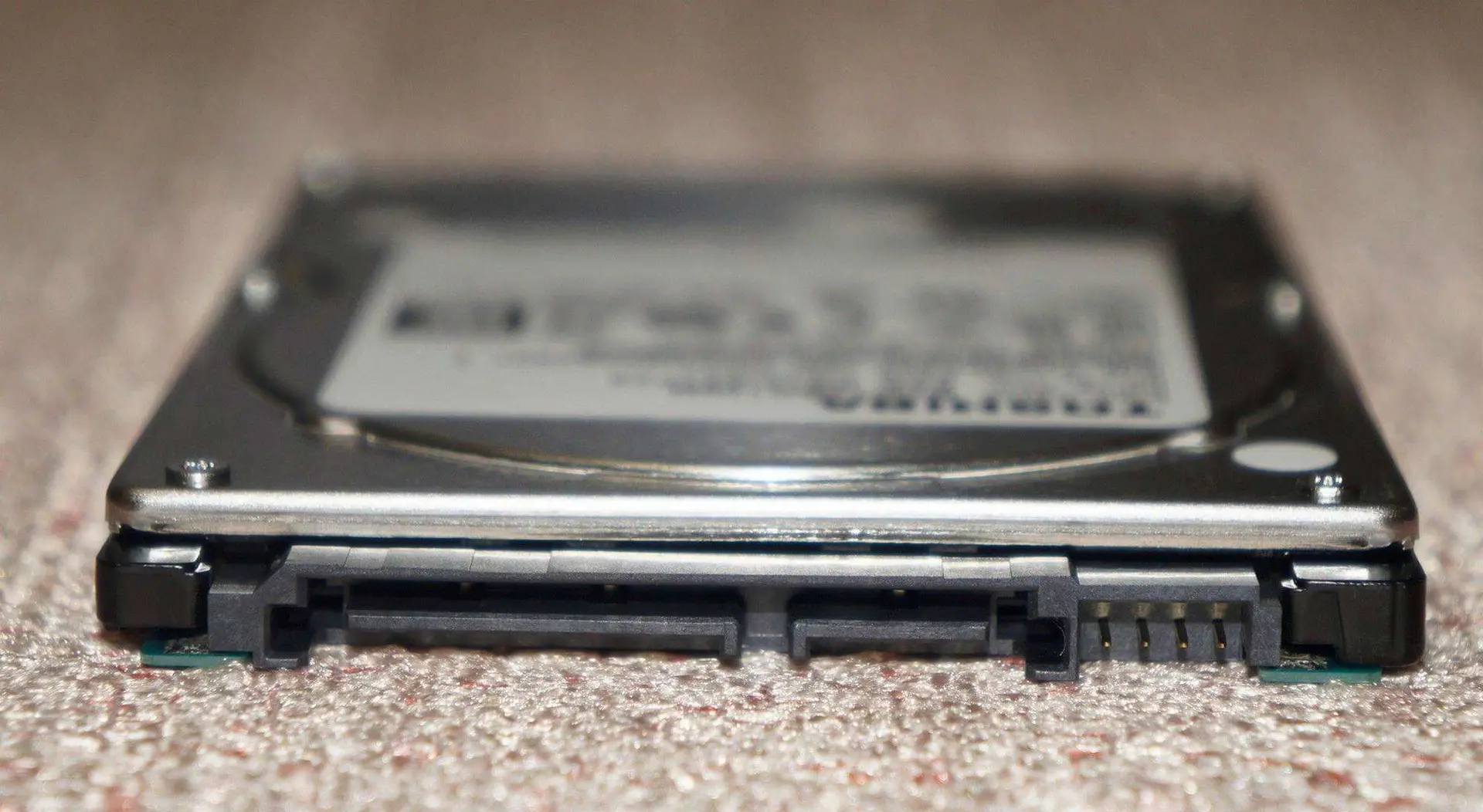 نمونه هارد دیسک مکانیکی HDD با ظرفیت ۱ ترابایت و طراحی استاندارد