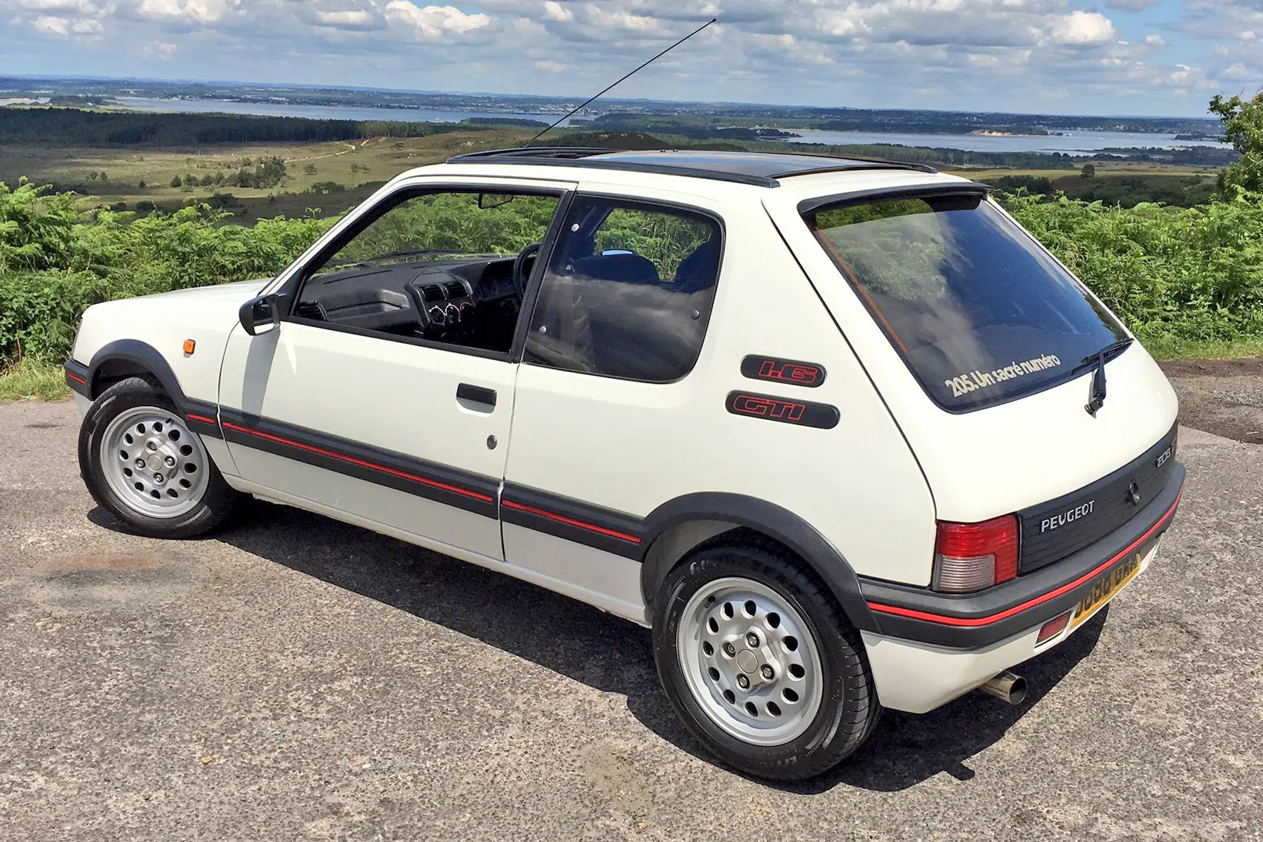 بررسی پژو 205 (Peugeot 205)؛ تاریخچه و مشخصات فنی