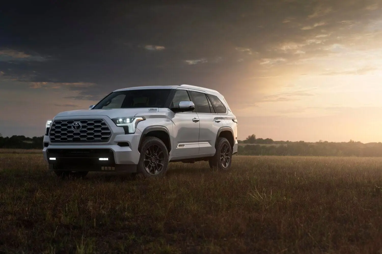 بررسی Toyota Sequoia؛ مشخصات فنی و قابلیت‌ها