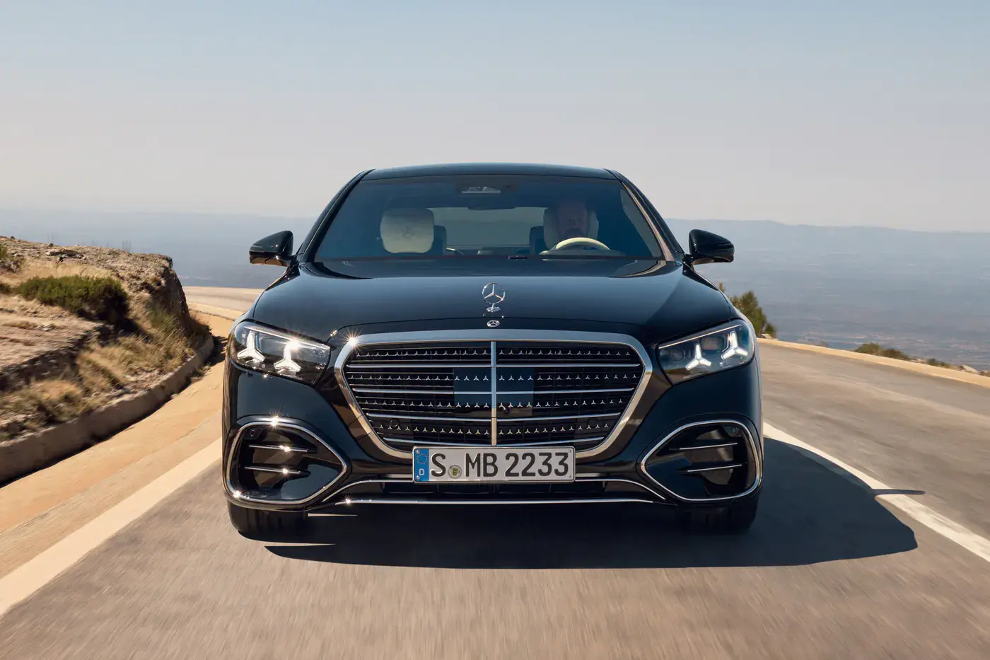 بررسی Mercedes-Benz S-Class؛ مشخصات فنی و امکانات