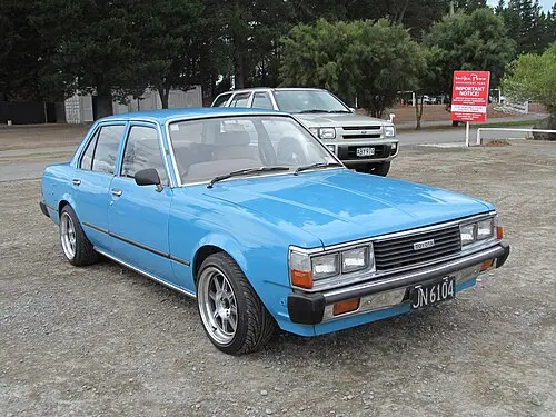 بررسی Toyota Corona؛ تاریخچه و مشخصات فنی