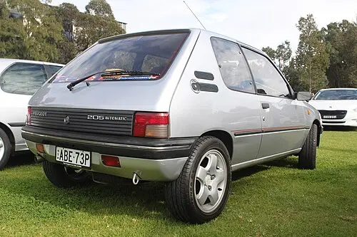 بررسی Peugeot 205؛ تاریخچه و مشخصات فنی