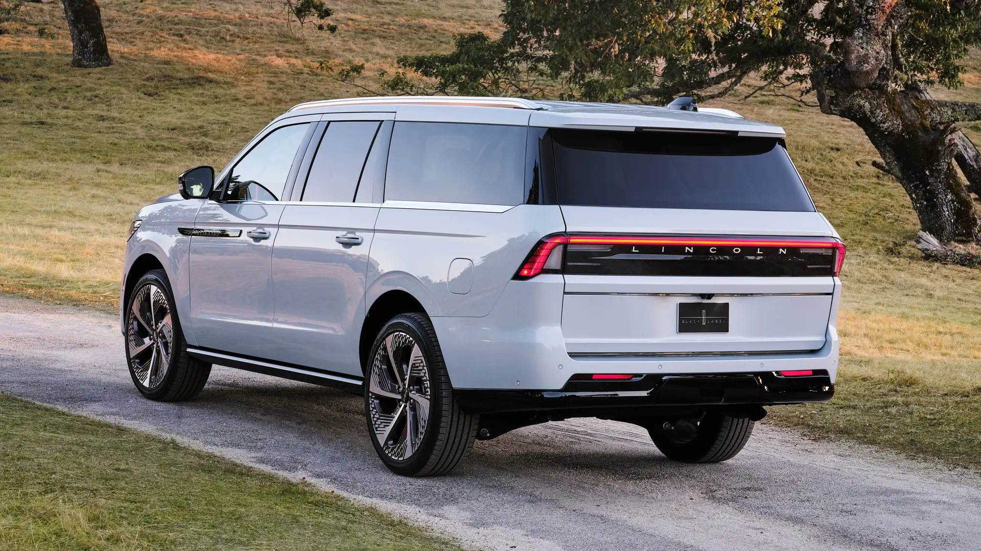 بررسی Lincoln Navigator؛ مشخصات فنی و امکانات