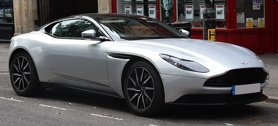 بررسی Aston Martin DB11؛ مشخصات فنی و عملکرد