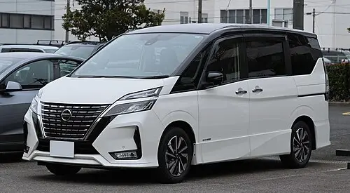 بررسی Nissan Serena؛ مشخصات فنی و امکانات