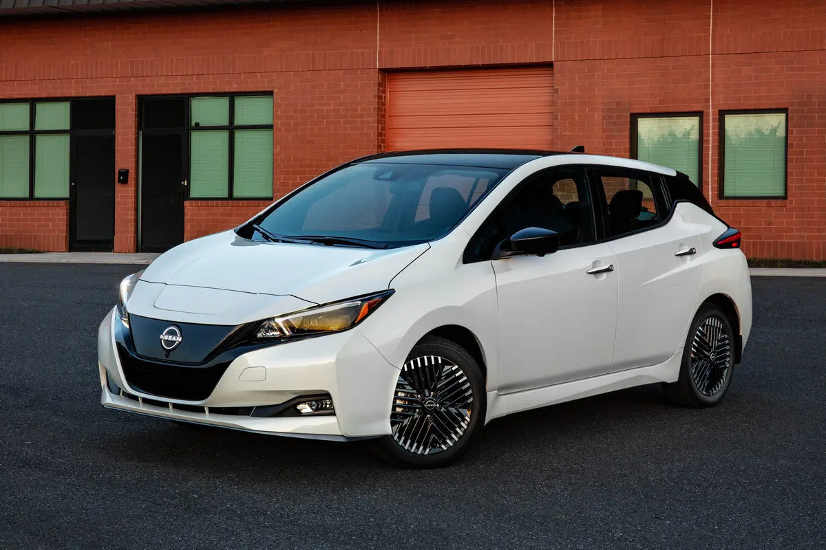 بررسی Nissan Leaf؛ مشخصات فنی و برد حرکتی