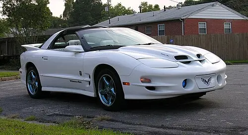 بررسی پونتیاک فایربرد (Pontiac Firebird)؛ تاریخچه و عملکرد