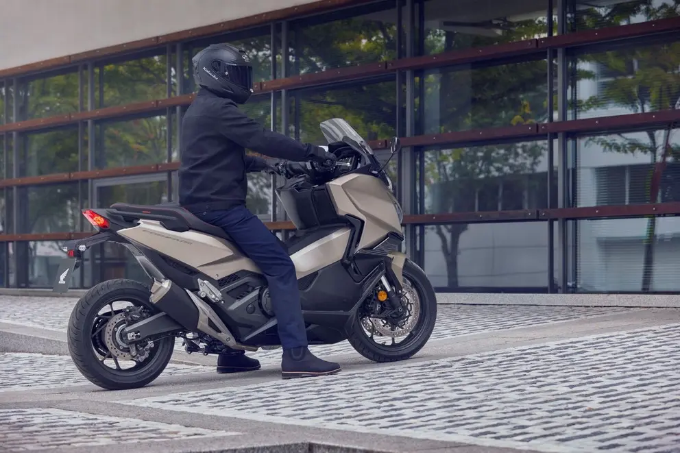 بررسی Honda Forza 750 (هوندا فورزا ۷۵۰)؛ مشخصات فنی اسکوتر
