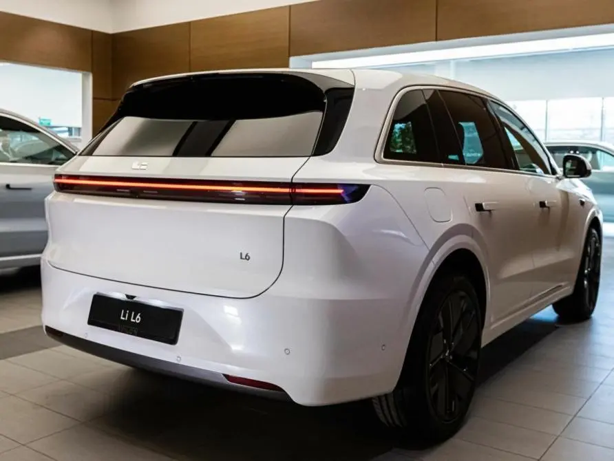 بررسی لی اتو L6 (Li Auto L6)؛ مشخصات فنی و امکانات