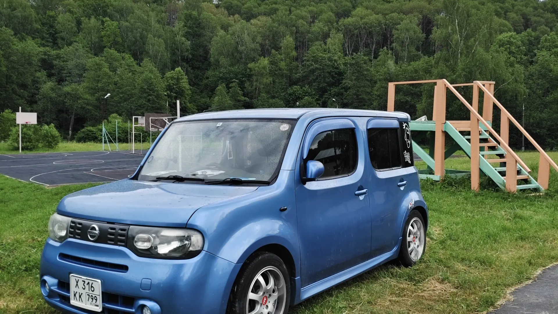 بررسی Nissan Cube؛ مشخصات فنی و طراحی