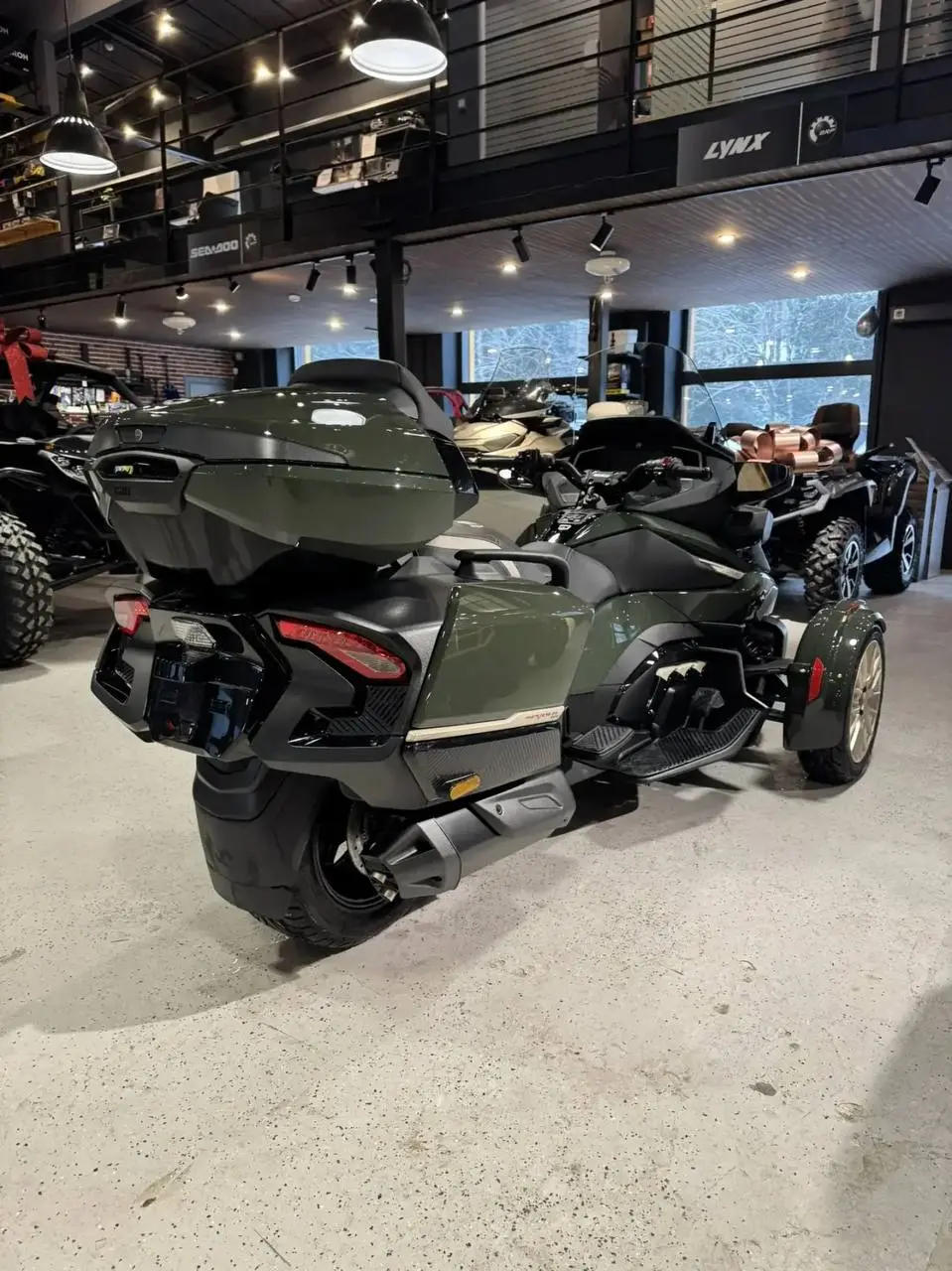 بررسی کن‌ام اسپایدر RT (Can-Am Spyder RT)؛ مشخصات فنی و تجهیزات