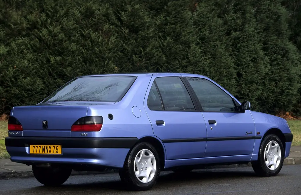 بررسی Peugeot 306؛ مشخصات فنی و نسل‌ها