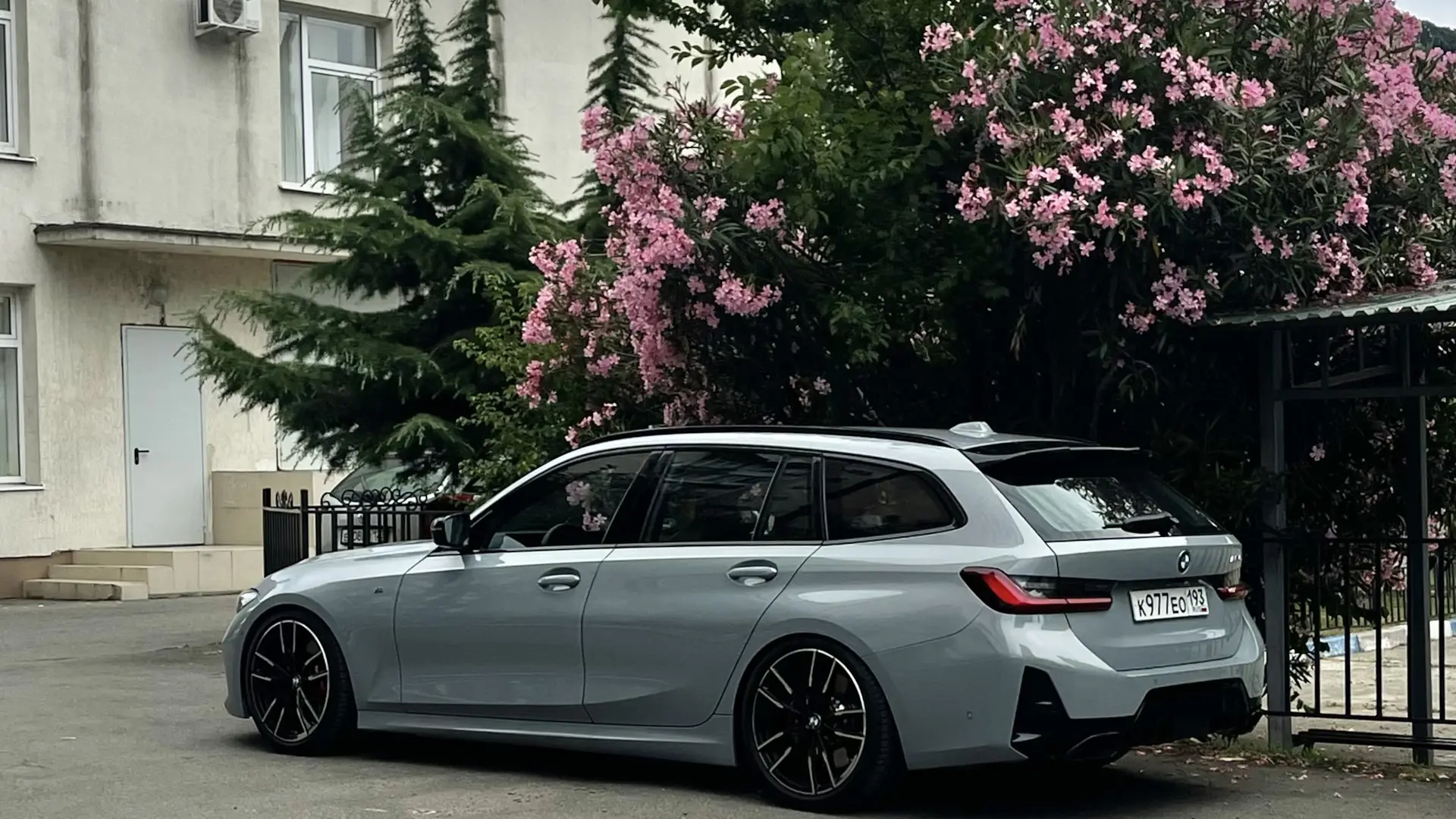بررسی BMW 3 Series؛ تاریخچه، مشخصات و نسل‌ها