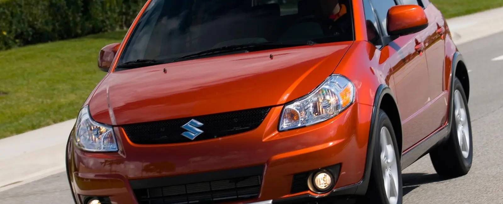 بررسی Suzuki SX4؛ مشخصات فنی و تجربه رانندگی