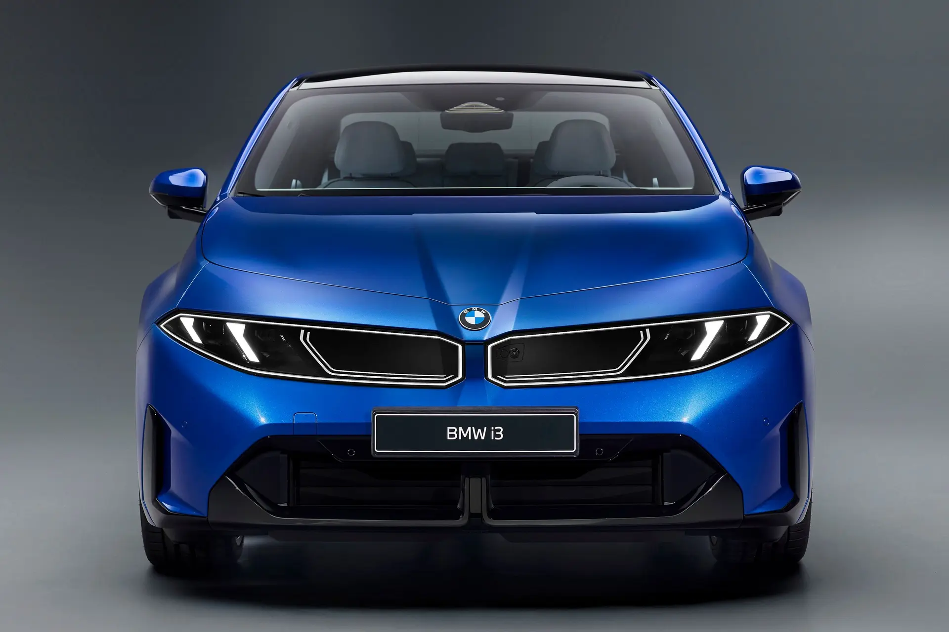 بررسی BMW i3؛ مشخصات فنی و فناوری