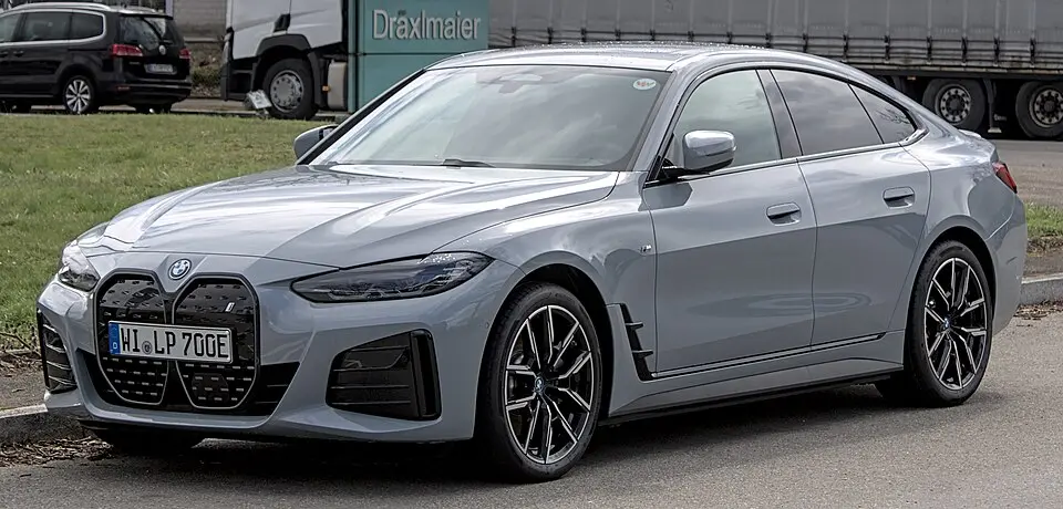 بررسی BMW i4؛ مشخصات فنی و عملکرد