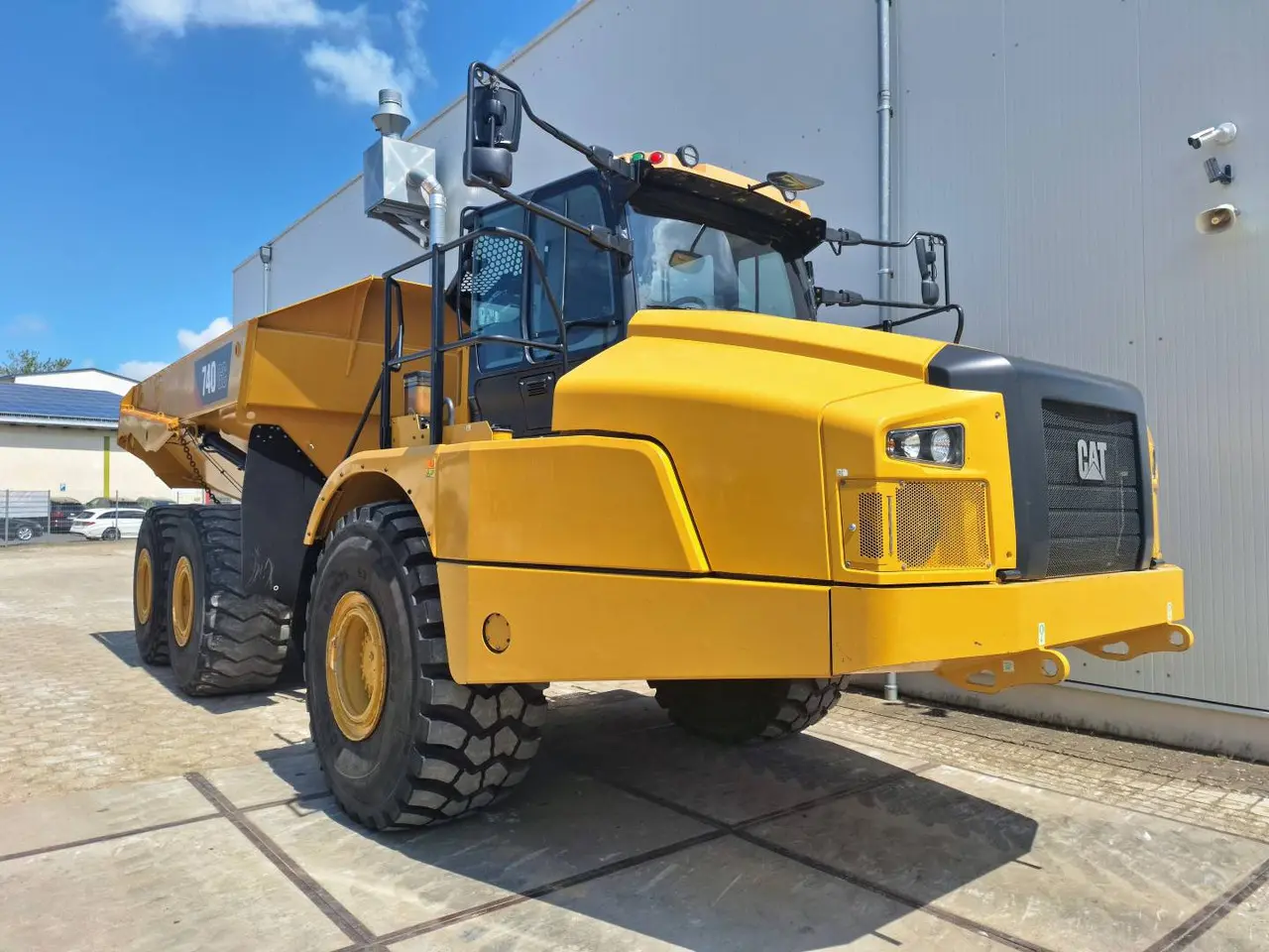 بررسی Caterpillar 740 GC (کاترپیلار ۷۴۰ GC)؛ مشخصات فنی و توان حمل