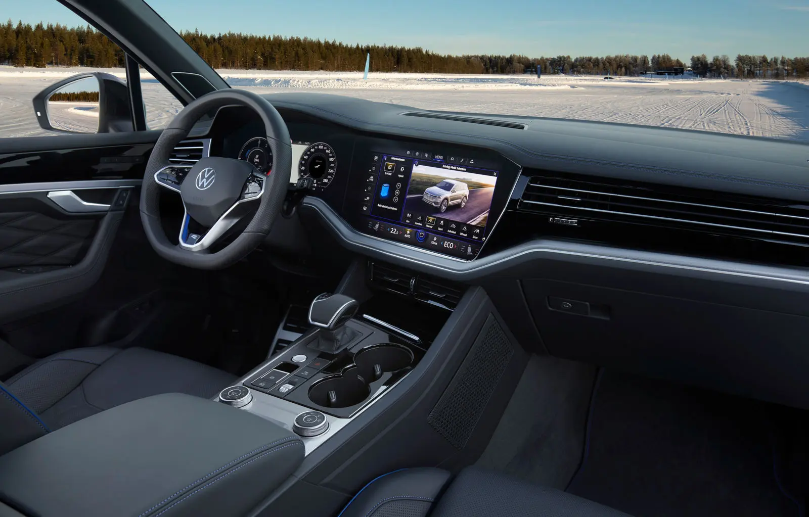 بررسی Volkswagen Touareg R؛ مشخصات فنی و عملکرد