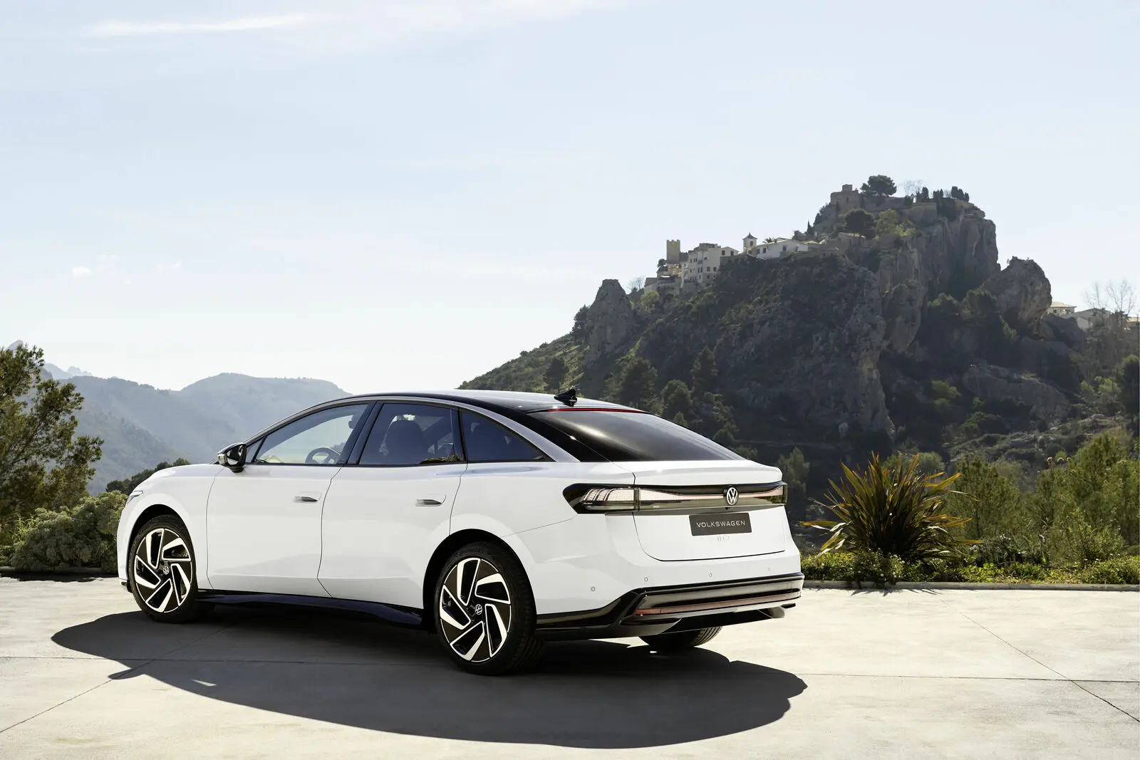 بررسی Volkswagen ID.7؛ مشخصات فنی و برد حرکتی