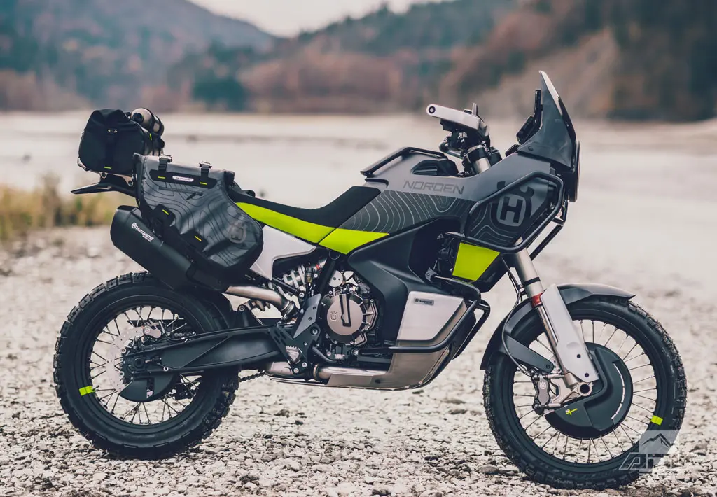 بررسی هاسکوارنا نوردن 901 (Husqvarna Norden 901)؛ مشخصات فنی و قابلیت‌های سفر