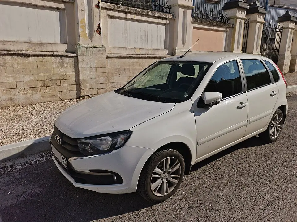 بررسی Lada Granta؛ مشخصات فنی و ارزش خرید