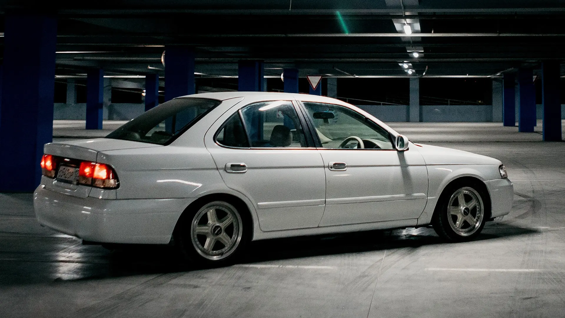 بررسی Nissan Sunny؛ مشخصات فنی و امکانات