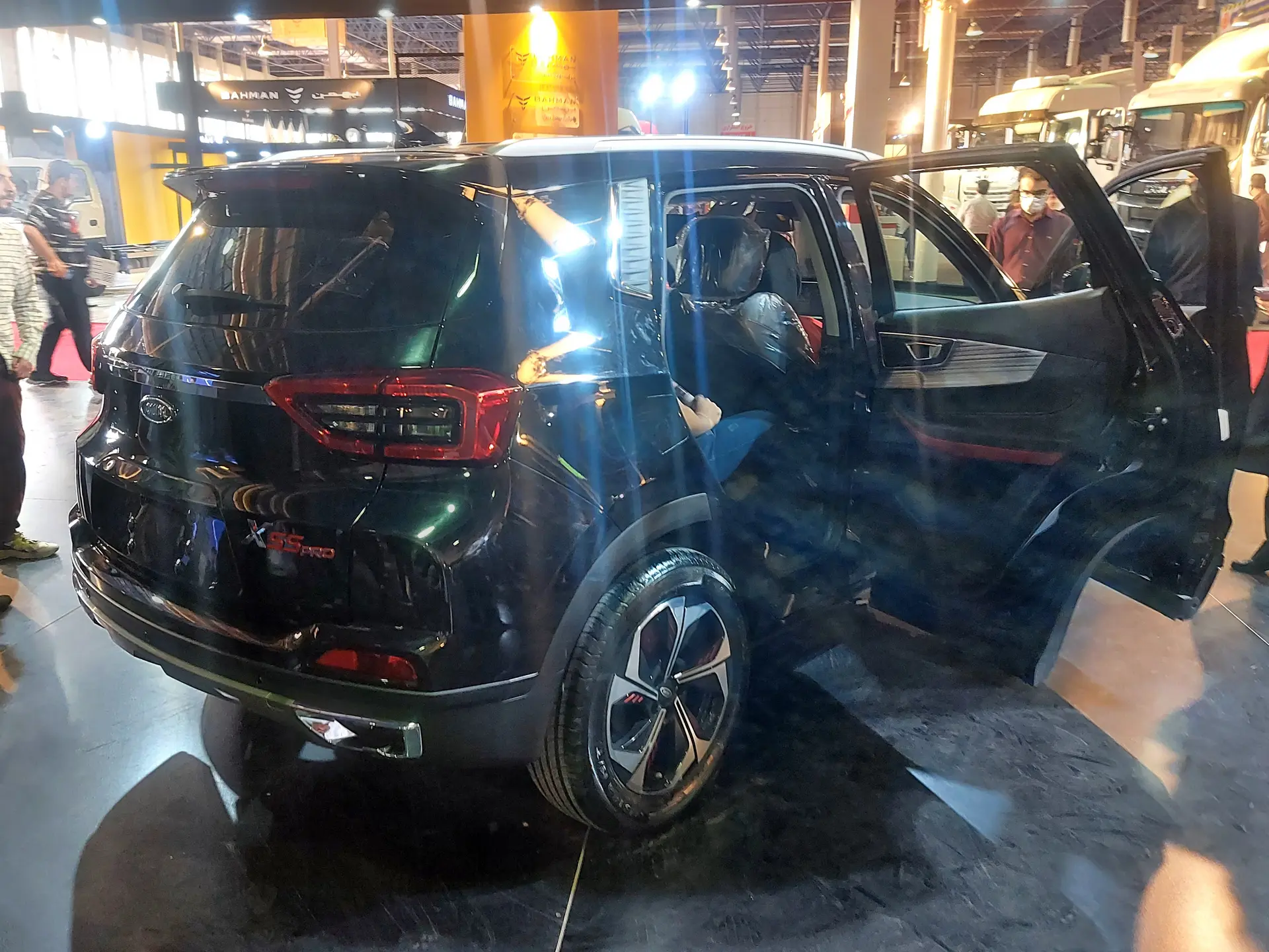 بررسی ام‌وی‌ام X55؛ مشخصات فنی و امکانات