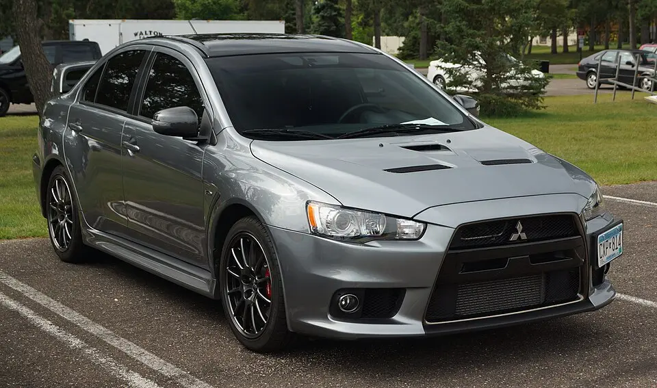 بررسی Mitsubishi Lancer Evolution؛ تاریخچه و عملکرد