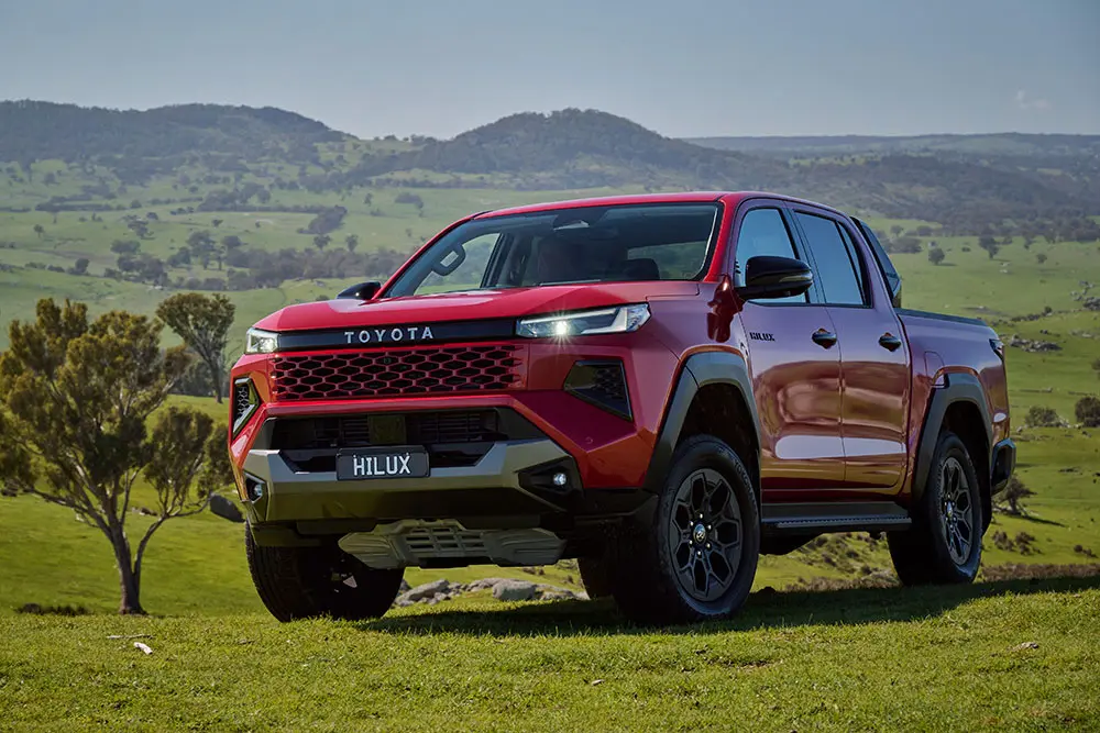 بررسی Toyota Hilux؛ مشخصات فنی و توانایی‌های آفرود