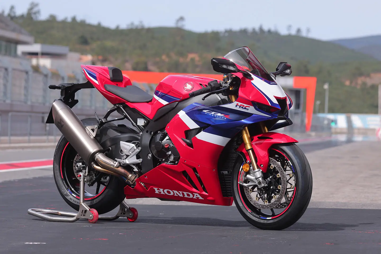 بررسی Honda CBR1000RR-R (هوندا CBR1000RR-R)؛ مشخصات فنی و عملکرد
