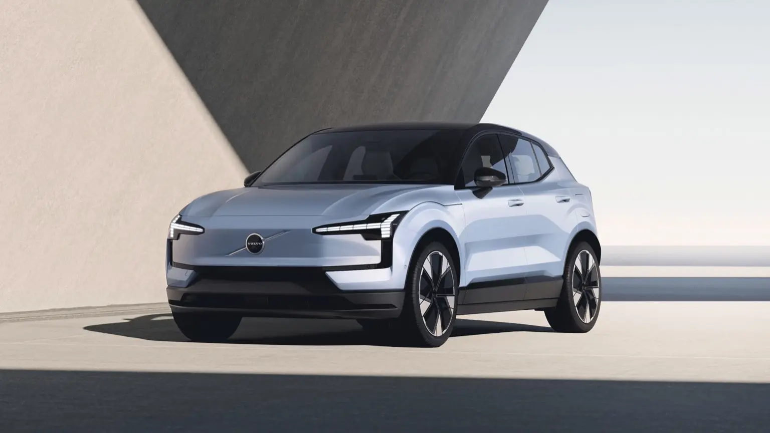 بررسی Volvo EX30؛ مشخصات فنی و برد حرکتی