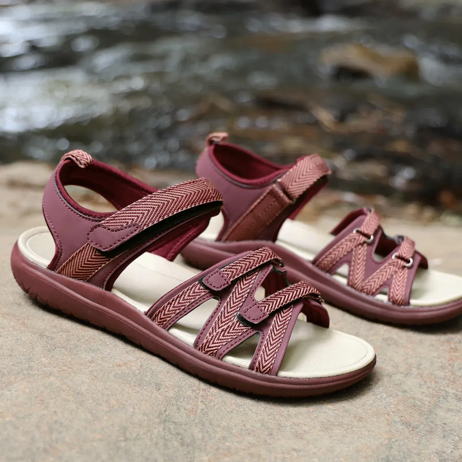 کدام جوراب کوهنوردی انتخاب بهتری است؟ بررسی کامل و ساده