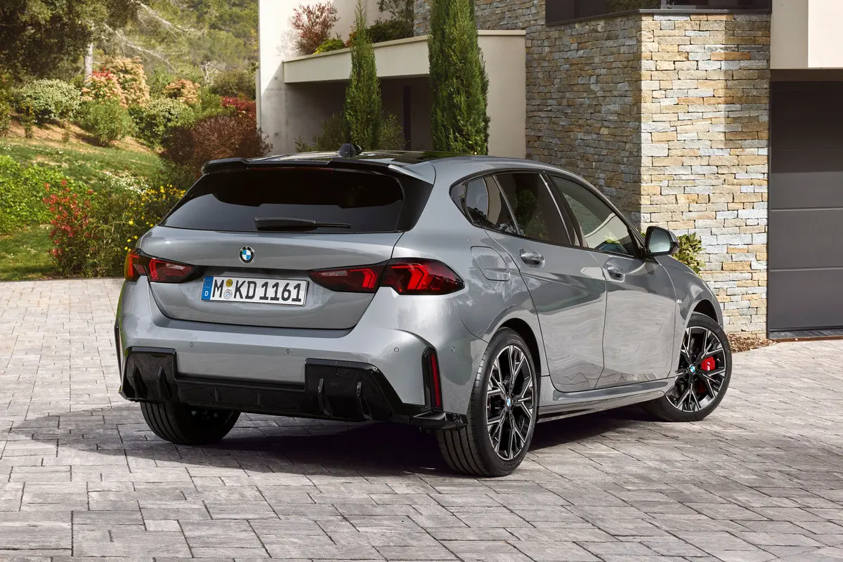 بررسی BMW 1 Series؛ مشخصات فنی و امکانات