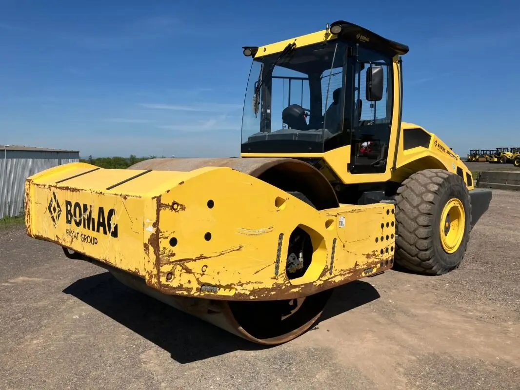 بررسی Bomag BW 226 (بوماگ BW 226)؛ مشخصات فنی ماشین راه‌سازی