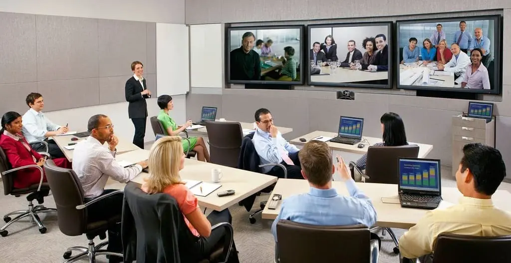 کدام ویدئو کنفرانس انتخاب بهتری است؟ بررسی کامل و ساده