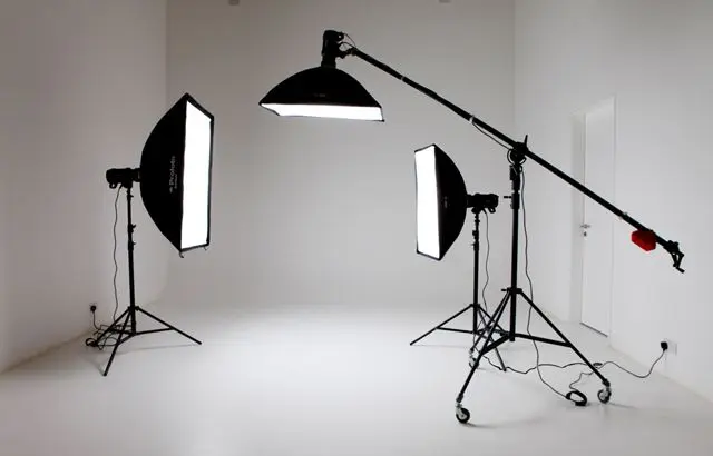 بهترین نور ثابت عکاسی؛ نکات خرید و انتخاب هوشمندانه