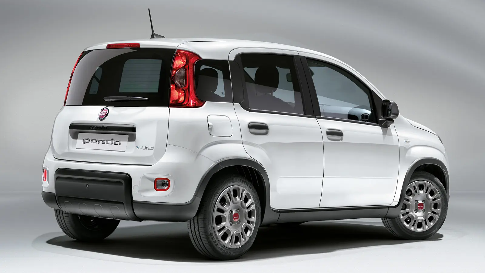 بررسی Fiat Panda؛ مشخصات فنی و امکانات